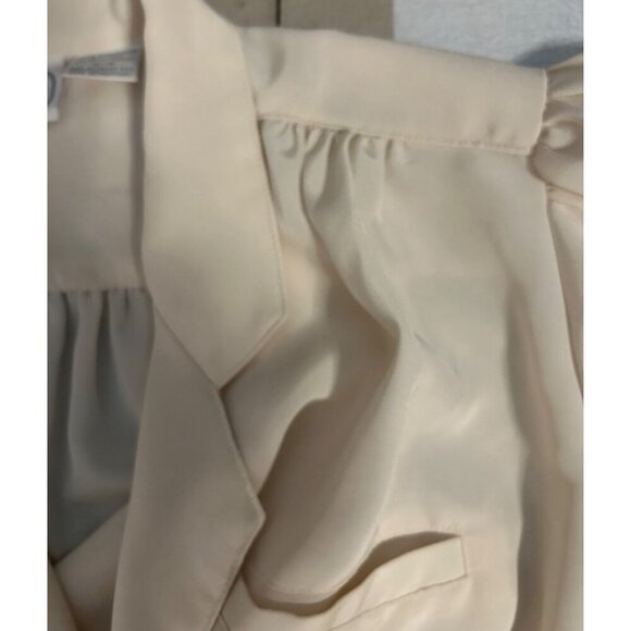 Vintage 90s Cream Donna Berns Silk Blouse With Button Cuffs Pleated Shoulders - Picture 5 of 7